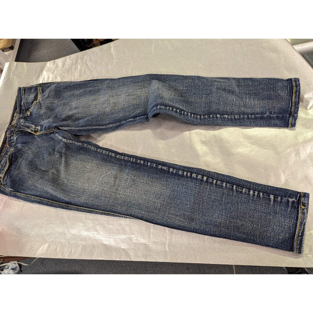 Rocawear classic juniorsโ 11 denim blue jeans sequins & patch accent